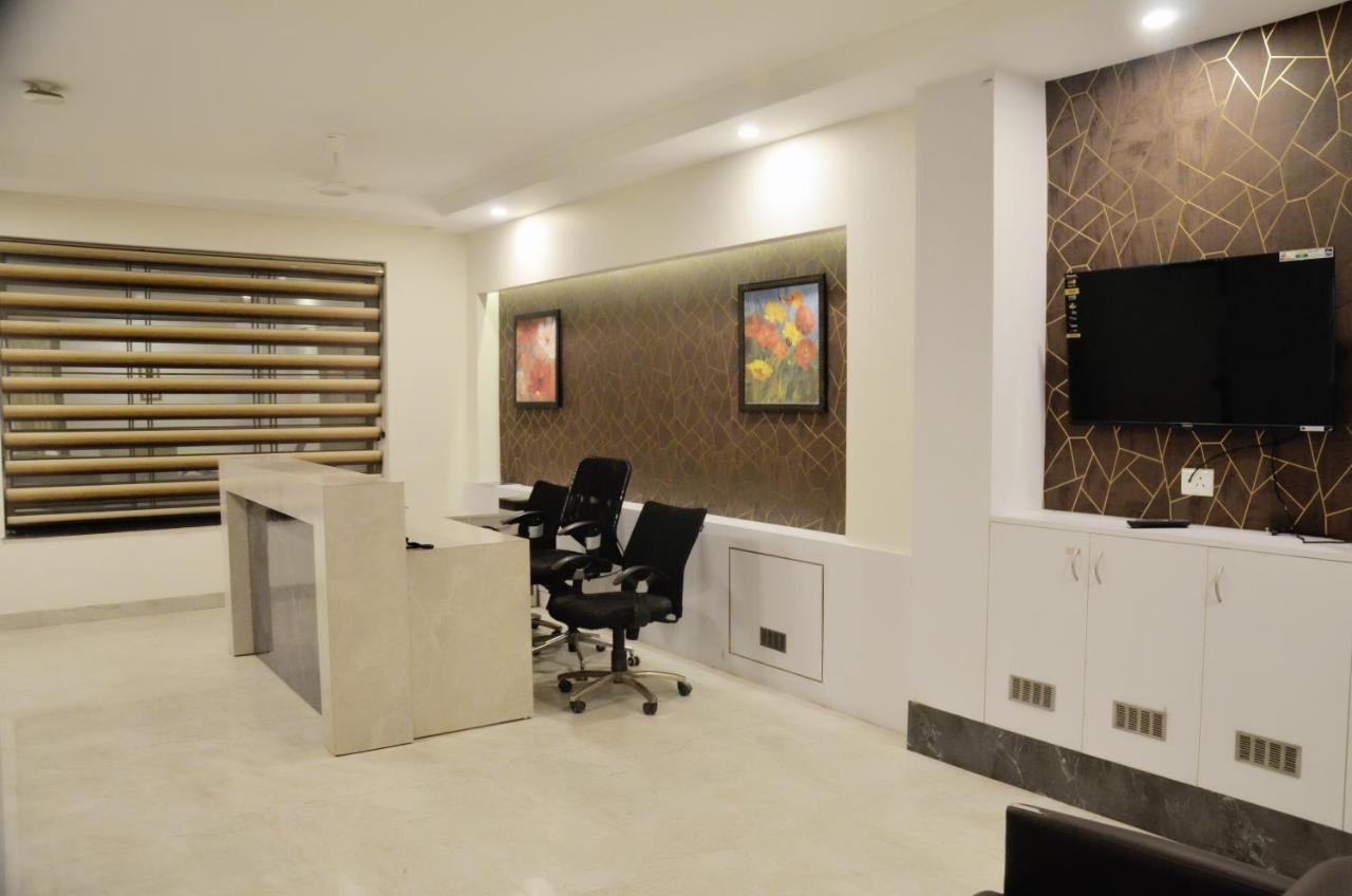 Hotel The Luxem - Behind Ibis Hotel Gurugram Gurgaon Extérieur photo