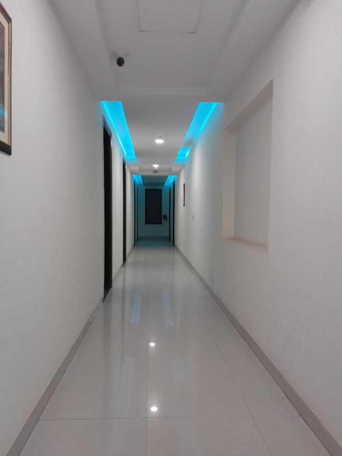 Hotel The Luxem - Behind Ibis Hotel Gurugram Gurgaon Extérieur photo