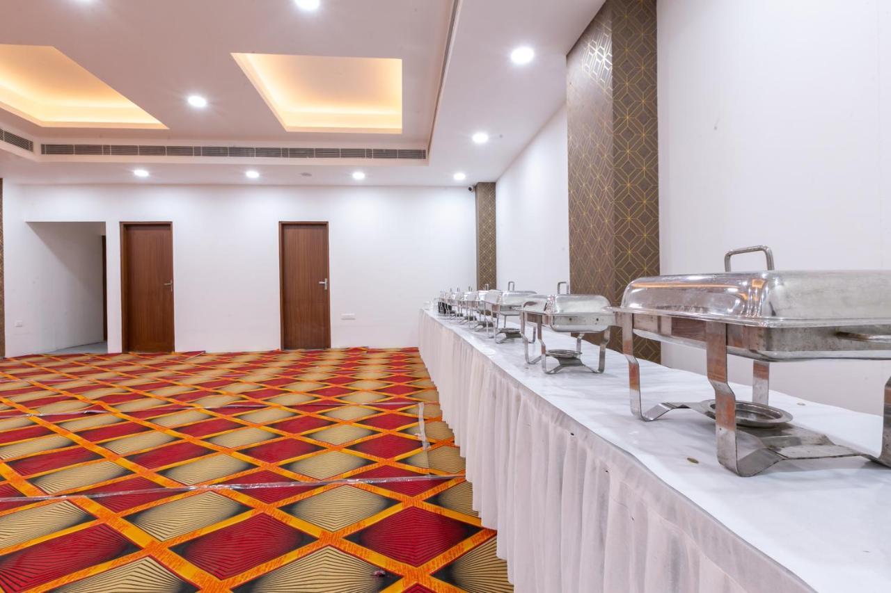 Hotel The Luxem - Behind Ibis Hotel Gurugram Gurgaon Extérieur photo