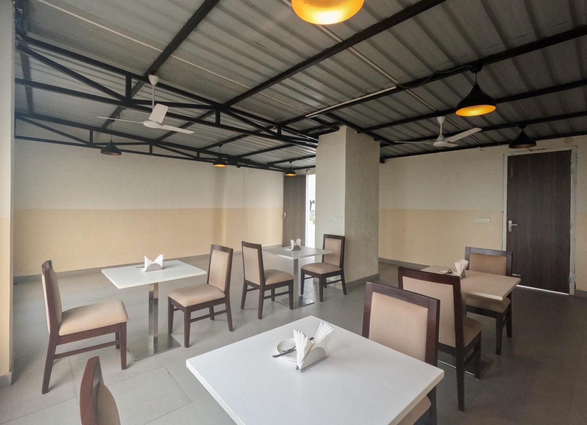 Hotel The Luxem - Behind Ibis Hotel Gurugram Gurgaon Extérieur photo